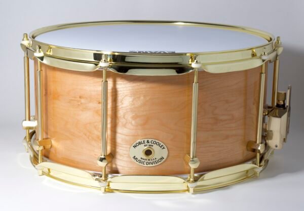 Noble & Cooley Solid Shell Classic Maple Snare Drum 14x7  Natural High Gloss