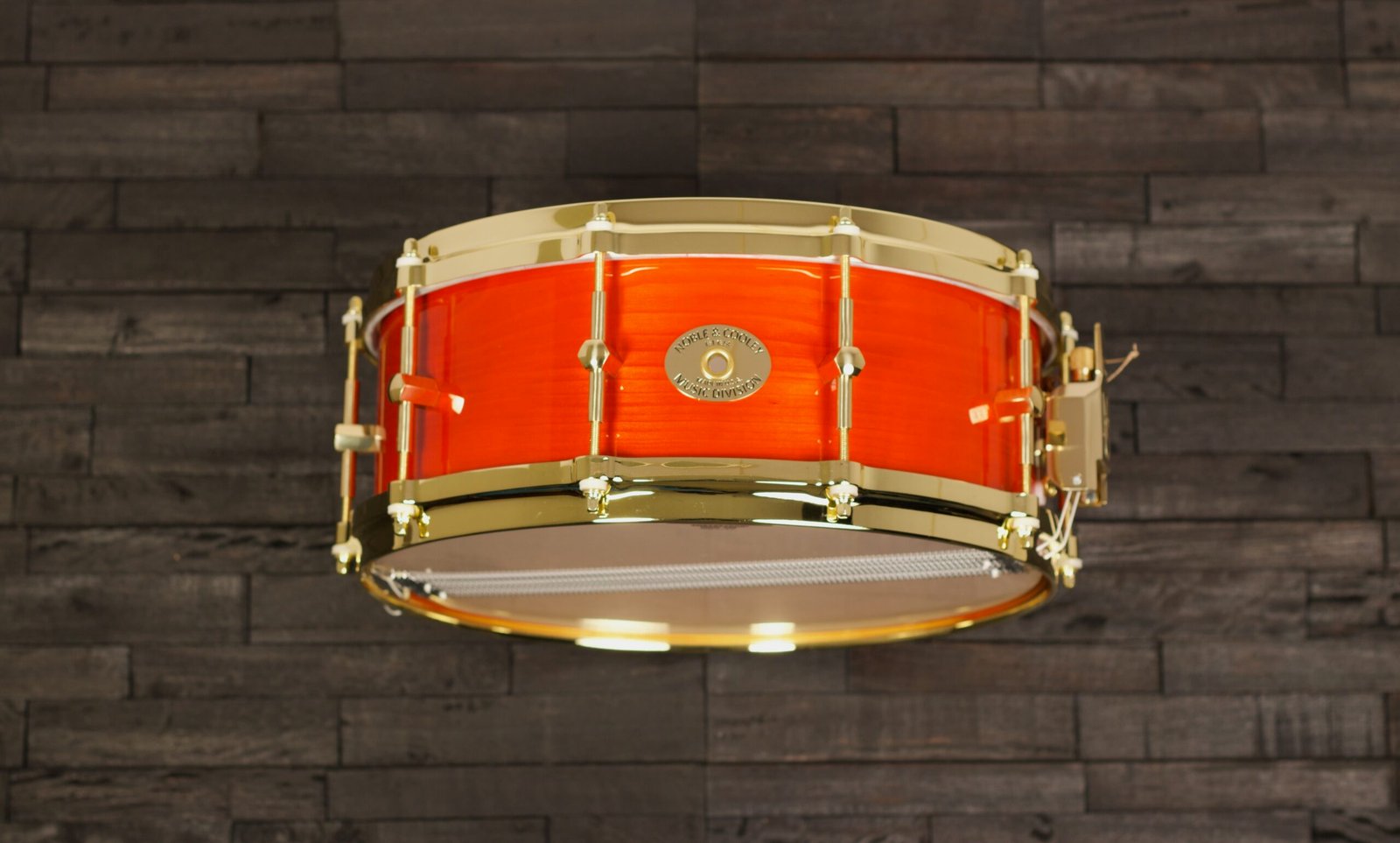 Noble & Cooley Solid Shell Classic Maple Snare Drum 14X5.5 Translucent Red Gloss