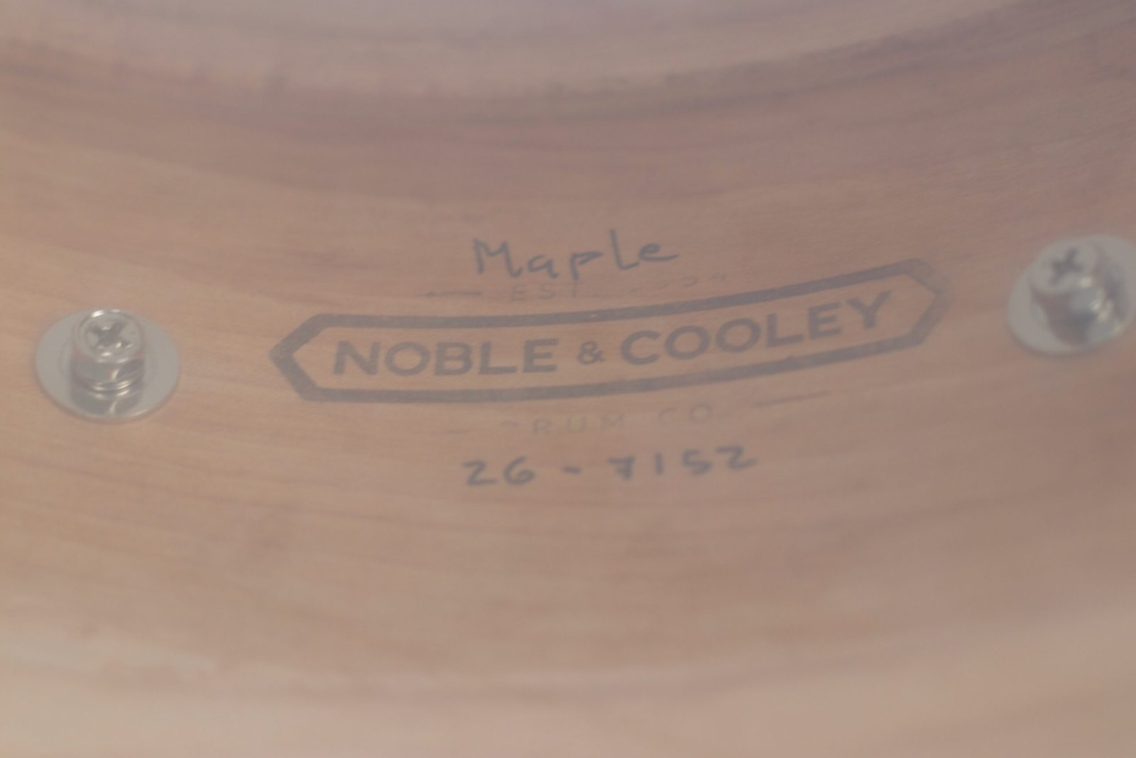 Noble & Cooley Solid Shell Classic Maple Snare Drum 14X5.5 Translucent Red Gloss - Image 5